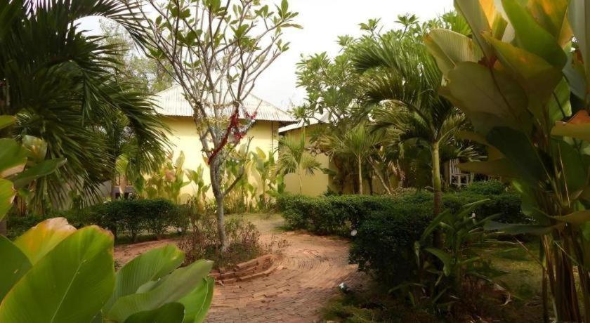 Him Naam Pai Resort Exterior photo